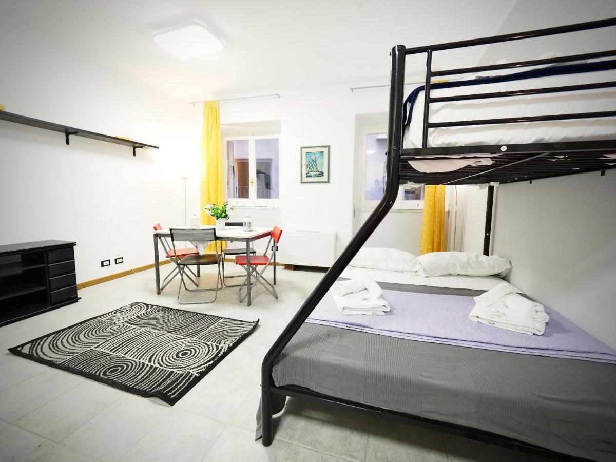 Apartment Dimora Sottoripa Di Fronte Acquario - Genovabnb It