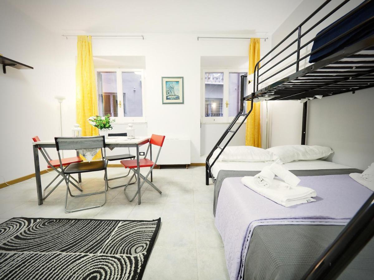 Apartment Dimora Sottoripa Di Fronte Acquario - Genovabnb It *