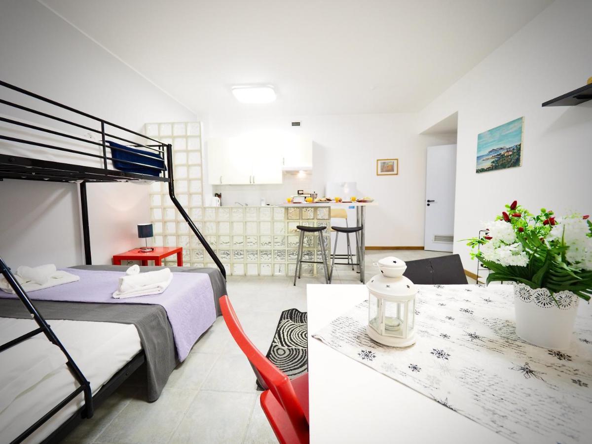 Apartment Dimora Sottoripa Di Fronte Acquario - Genovabnb It *